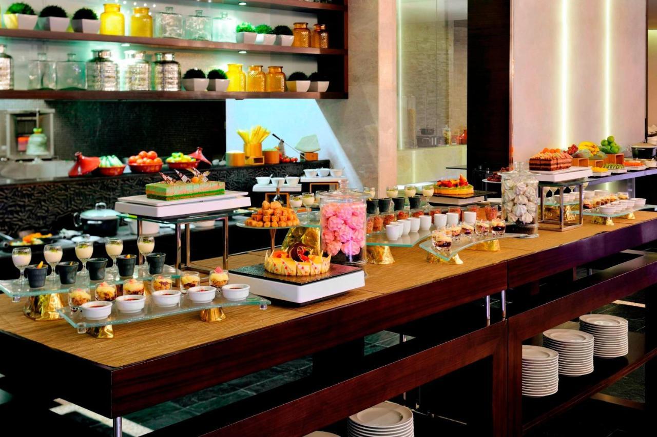 شقق ماريوت الفندقية , الجداف دبي المظهر الخارجي الصورة A dessert buffet