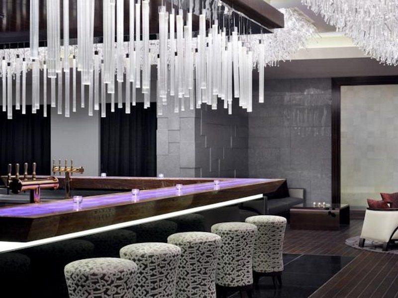 شقق ماريوت الفندقية , الجداف دبي المظهر الخارجي الصورة The bar at the W Hotel